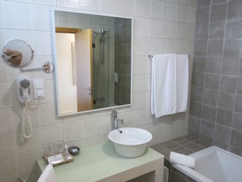 Boutique Hotel Casa Do Outeiro - Arts & Crafts
