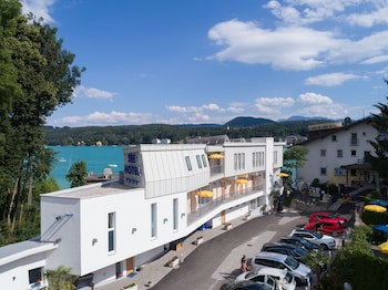 Barry Memle Lake Side Resort