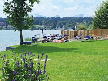 Barry Memle Lake Side Resort