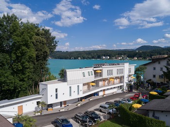 Barry Memle Lake Side Resort