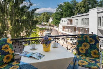Barry Memle Lake Side Resort