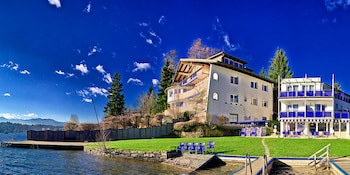 Barry Memle Lake Side Resort