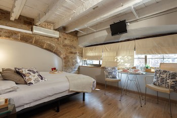 Ainb Picasso Corders Apartments