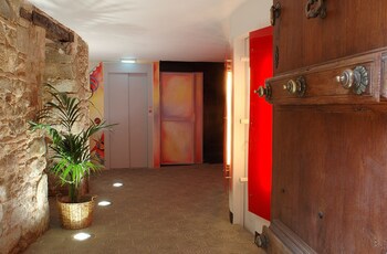Ainb Picasso Corders Apartments