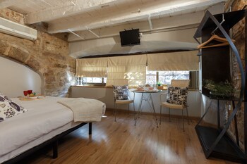 Ainb Picasso Corders Apartments