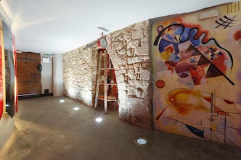 Ainb Picasso Corders Apartments