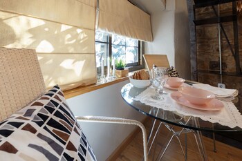 Ainb Picasso Corders Apartments