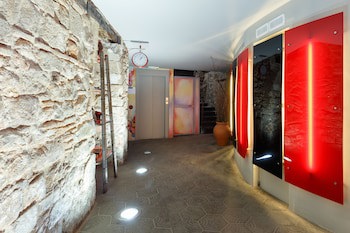 Ainb Picasso Corders Apartments
