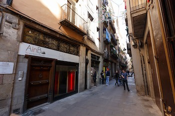 Ainb Picasso Corders Apartments