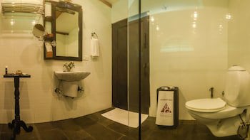 Amritara Shalimar Spice Garden Resort & Spa