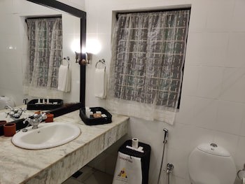 Amritara Shalimar Spice Garden Resort & Spa