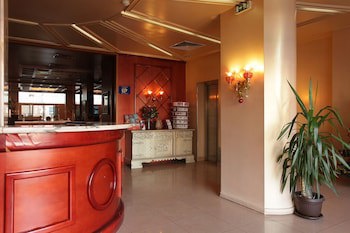 Central Plaza Hotel