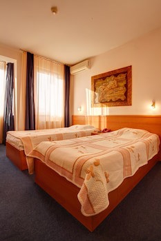 Central Plaza Hotel