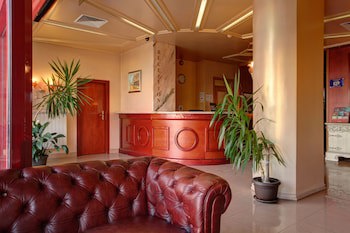 Central Plaza Hotel