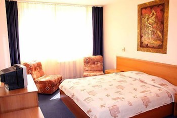 Central Plaza Hotel