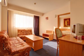 Central Plaza Hotel