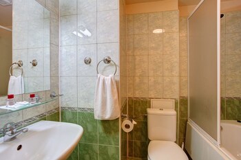 Central Plaza Hotel