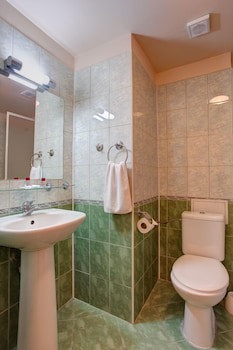 Central Plaza Hotel