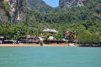 Diamond Cave Resort