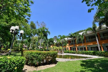 Diamond Cave Resort