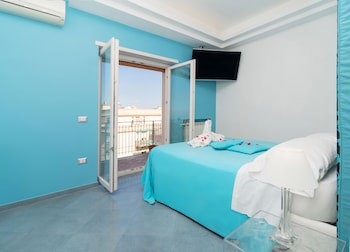 Emily Suites fotoğrafı