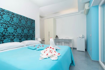 Emily Suites fotoğrafı
