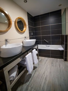 Casamaia Apartments