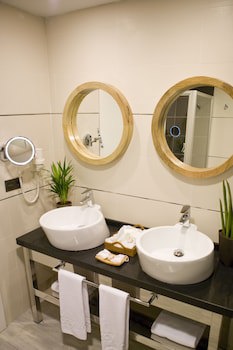 Casamaia Apartments