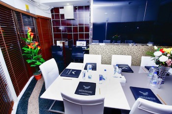 Royal Falcon Hotel fotoğrafı