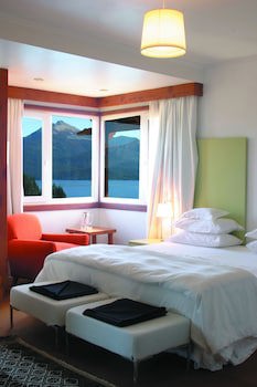 Isla Victoria Lodge