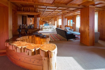 Isla Victoria Lodge