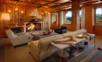 Isla Victoria Lodge