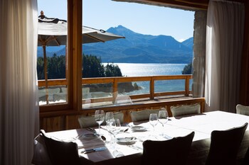 Isla Victoria Lodge