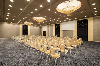 Golden Tulip Ana Dome