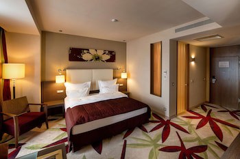 Golden Tulip Ana Dome