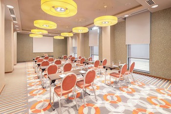 Golden Tulip Ana Dome
