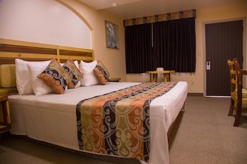 Hotel La Villa De Zaragoza