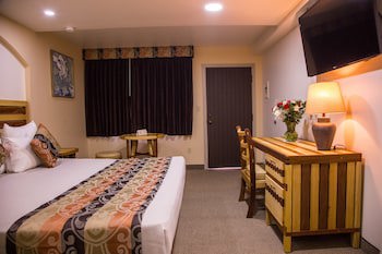 Hotel La Villa De Zaragoza
