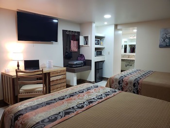 Hotel La Villa De Zaragoza