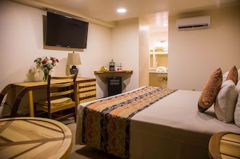 Hotel La Villa De Zaragoza