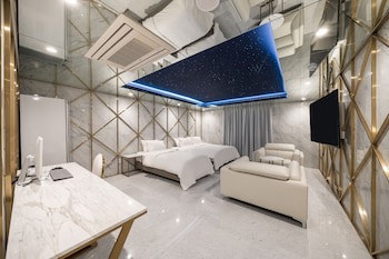 Amourex Hotel