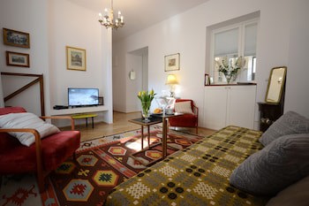 Crystal Suites Old Town