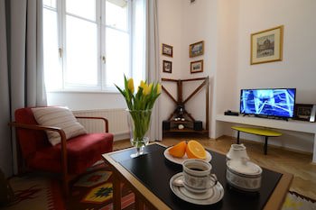 Crystal Suites Old Town