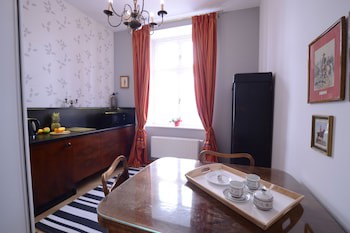 Crystal Suites Old Town