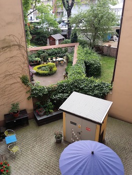 Crystal Suites Old Town