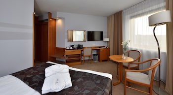 City Hotel