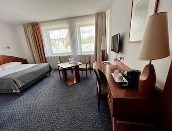 City Hotel