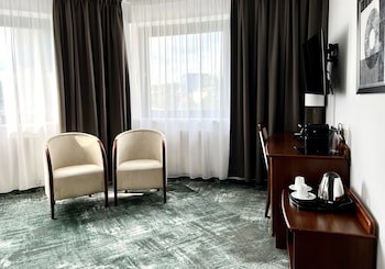 City Hotel