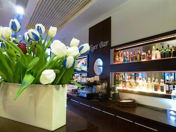 City Hotel