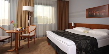 City Hotel